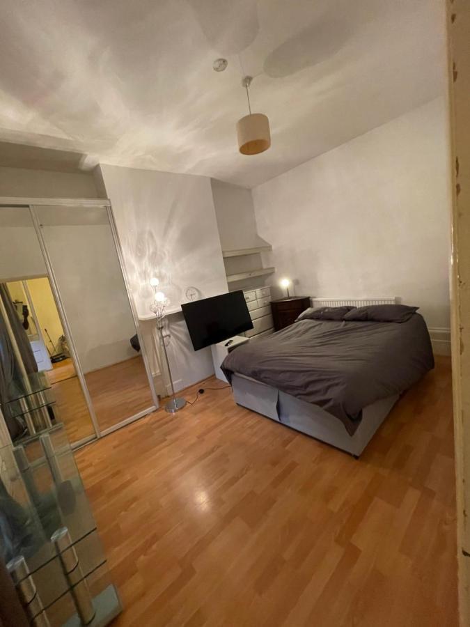 런던 Elmdene Road 아파트 외부 사진